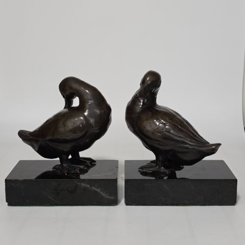 FINE QUALITY LARGE PAIR OF LATE 19THCEARLY 20THC CONTINENTAL BRONZE DUCKS ON MARBLE PLINTHS 21CM HIGH - ADDITIONAL PHOTO 1