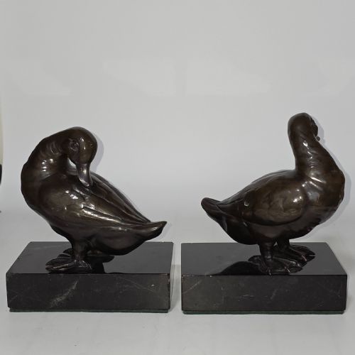 FINE QUALITY LARGE PAIR OF LATE 19THCEARLY 20THC CONTINENTAL BRONZE DUCKS ON MARBLE PLINTHS 21CM HIGH - ADDITIONAL PHOTO 6
