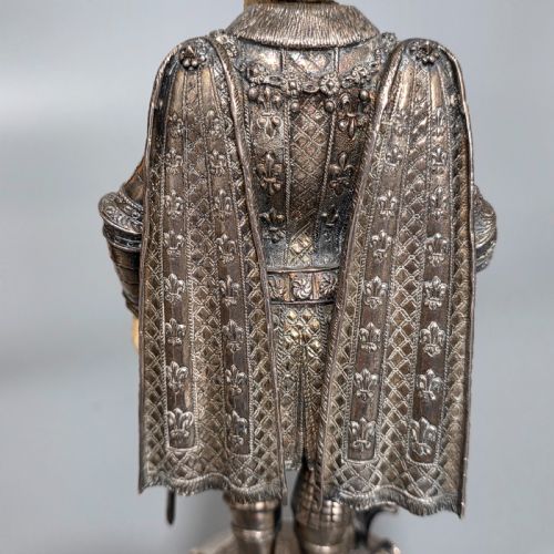 FINE AND HIGHLY DECORATIVE GERMAN SILVER FIGURE OF A FRENCH KING HANAU C1927 - ADDITIONAL PHOTO 15