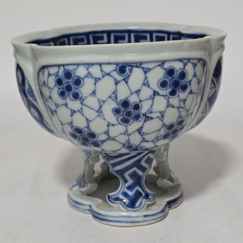 19THC CHINESE BLUE WHITE COMPORT BOWL - ADDITIONAL PHOTO 4