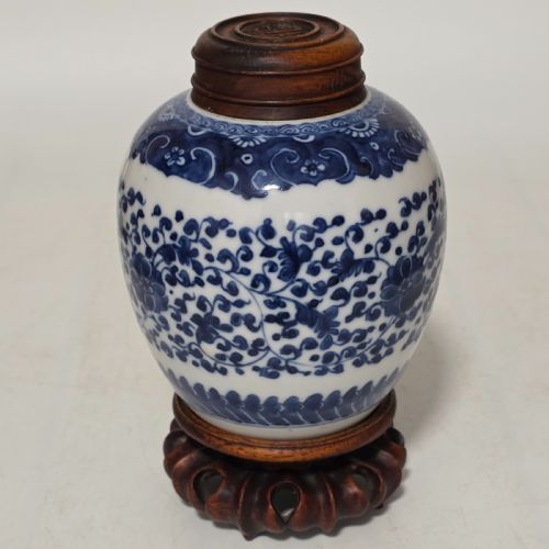 fine 18thc19thc chinese ginger jar with carved wooden lid base - CATEGORY: ANTIQUE CERAMICS - DATED GEORGIAN