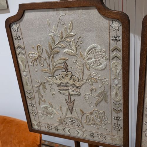 FINE PAIR OF EARLY VICTORIAN ROSEWOOD POLE SCREENS WITH EMBROIDERED SILKWOOL PANELS - ADDITIONAL PHOTO 10