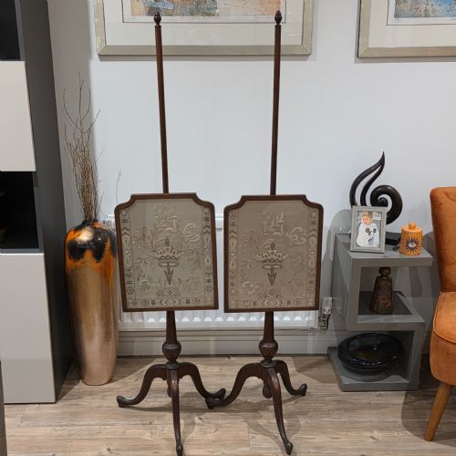FINE PAIR OF EARLY VICTORIAN ROSEWOOD POLE SCREENS WITH EMBROIDERED SILKWOOL PANELS - ADDITIONAL PHOTO 11