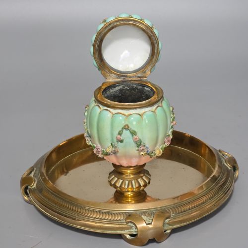 BEAUTIFUL CONTINENTAL PORCELAIN INKWELL ON BRASS BASE C1900 - ADDITIONAL PHOTO 1