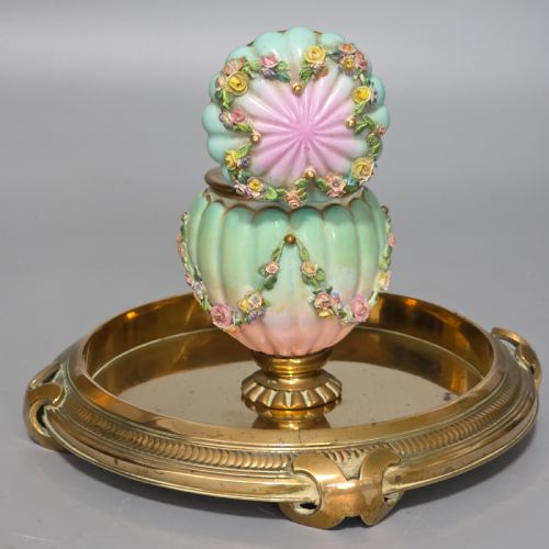 BEAUTIFUL CONTINENTAL PORCELAIN INKWELL ON BRASS BASE C1900 - ADDITIONAL PHOTO 3