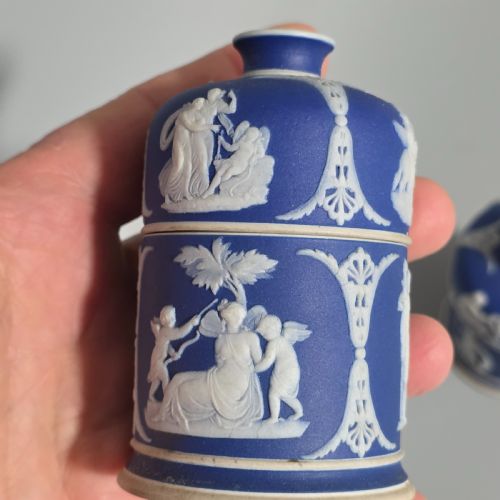 RARE 19THCENTURY WEDGWOOD JASPERWARE MATCH BOXES TAPER TOP PAIR - ADDITIONAL PHOTO 11