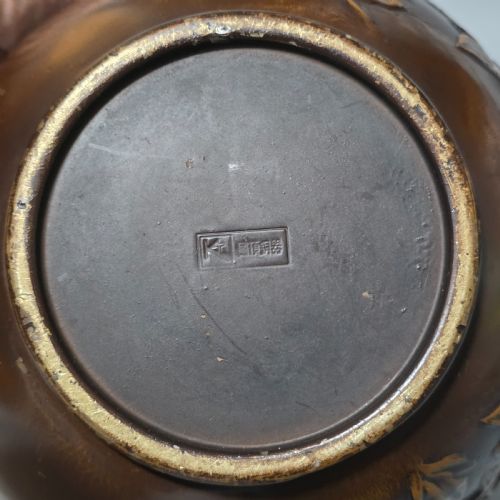 LATE 19THEARLY 20THC JAPANESE BRONZE VASE SIGNED - ADDITIONAL PHOTO 4