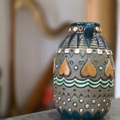 DELIGHTFUL ART DECO AMPHORA VASE IN THE EGYPTIAN STYLE C1920 - ADDITIONAL PHOTO 1