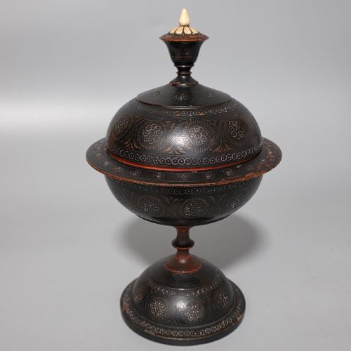 DELIGHTFUL 19THC DECORATED EASTERN LACQUERED BOWL COVER - ADDITIONAL PHOTO 1