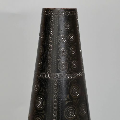 TALL 19TH CENTURY DECORATED EASTERN LACQUERED TAPERING VASE 353CM - ADDITIONAL PHOTO 14