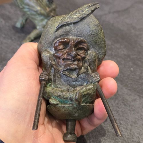 PAIR OF EARLY 20THC FRENCH BRONZE CANDLE HOLDERS CARTOON SATIRICAL VIOLINIST HUNCHBACK GROTESQUE - ADDITIONAL PHOTO 14