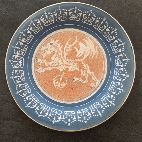 UNUSUAL ARTS CRAFTS UNGLAZED CHARGER DRAGON CROWN SIGNED C1909 - ADDITIONAL PHOTO 10