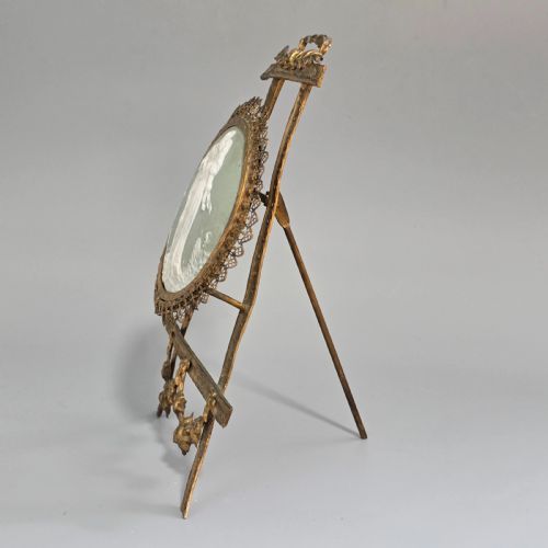 ATTRACTIVE BISQUE PLAQUE IN A GILT METAL EASEL STAND C1900 - ADDITIONAL PHOTO 2
