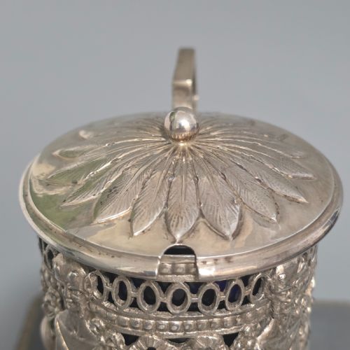 ANTIQUE 800 SILVER DEVIL MUSTARD POT FIGURAL LEGS BLUE GLASS LINER 19THC NOVELTY SILVER - ADDITIONAL PHOTO 10