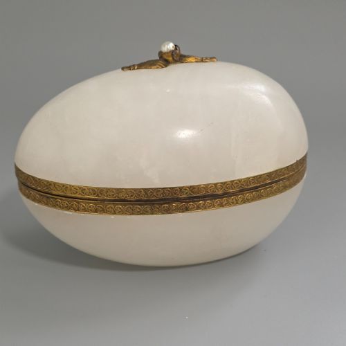 LARGE ANTIQUE ALABASTER EGG JEWELLERY BOX C1900 HINGED TRINKET BOX HAND PEARL DECORATION - ADDITIONAL PHOTO 7