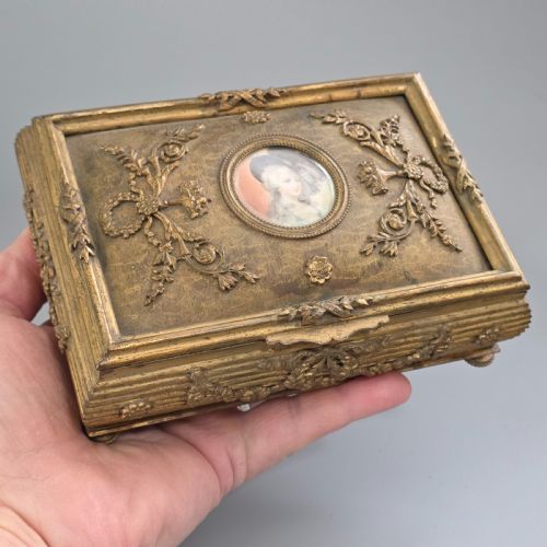 ANTIQUE FRENCH GILT BRONZE BRASS JEWELLERY CASKET MINIATURE PORTRAIT BOX 19THC - ADDITIONAL PHOTO 9