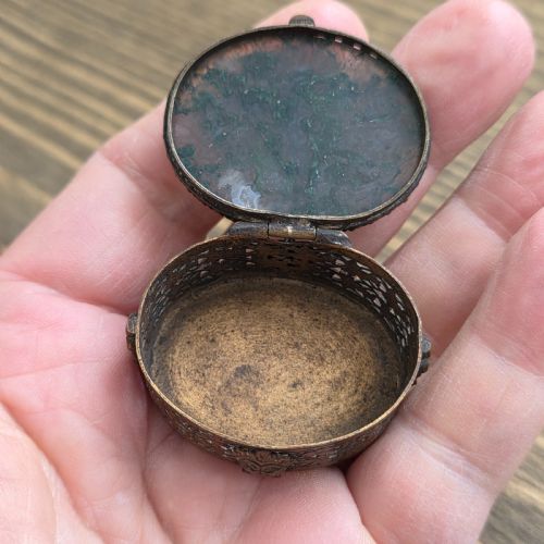 ANTIQUE VICTORIAN PILL BOX MOSS AGATE GILT METAL 19TH CENTURY - ADDITIONAL PHOTO 5