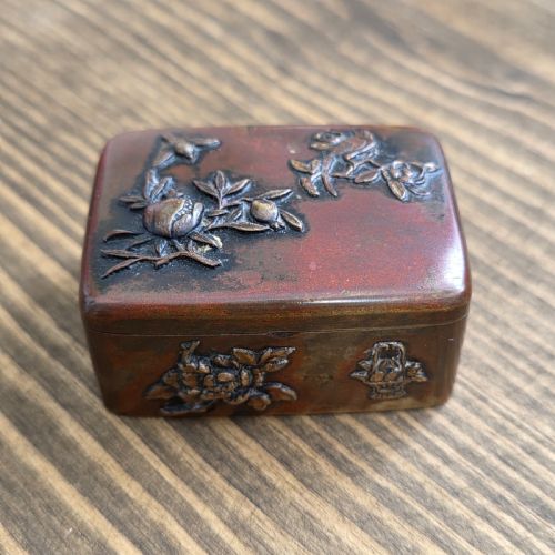 antique japanese bronzebrass snuff box mid 19thc - CATEGORY: ANTIQUE BOXES - DATED 19TH CENTURY