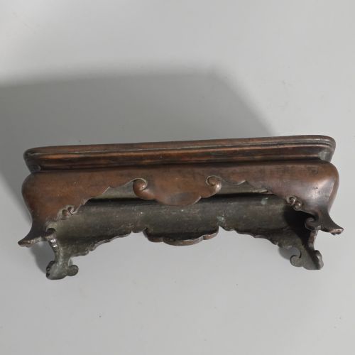 FINE QUALITY EARLY 19TH CENTURY CHINESE FOOTED BRONZE BASE 21CM X 12CM X 65CM - ADDITIONAL PHOTO 6