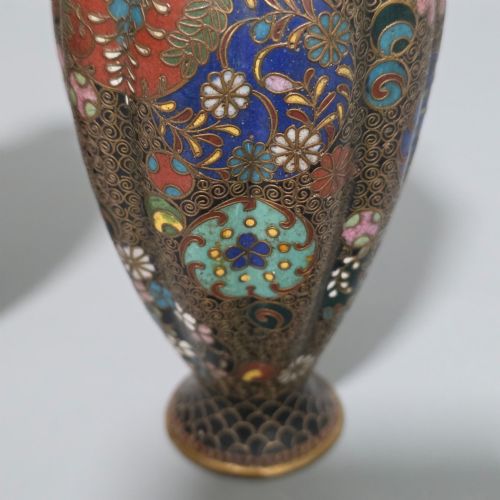 PAIR JAPANESE MEIJI PERIOD CLOISONN ENAMEL VASES C1900 ATTRIBUTED TO TAKAHARA KOMAJIRO KYOTO JIPPO - ADDITIONAL PHOTO 6