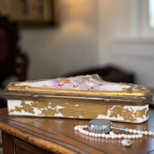 RARE 19TH CENTURY FRENCH PORCELAIN SNUFF BOX HARP FORM HAND PAINTED - ADDITIONAL PHOTO 2