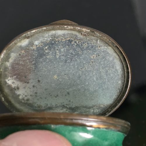 RARE 18THC BILSTON ENAMEL 'A TOKEN OF LOVE' PATCH BOX C17901800 - ADDITIONAL PHOTO 9