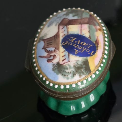 RARE 18THC BILSTON ENAMEL 'A TOKEN OF LOVE' PATCH BOX C17901800 - ADDITIONAL PHOTO 13