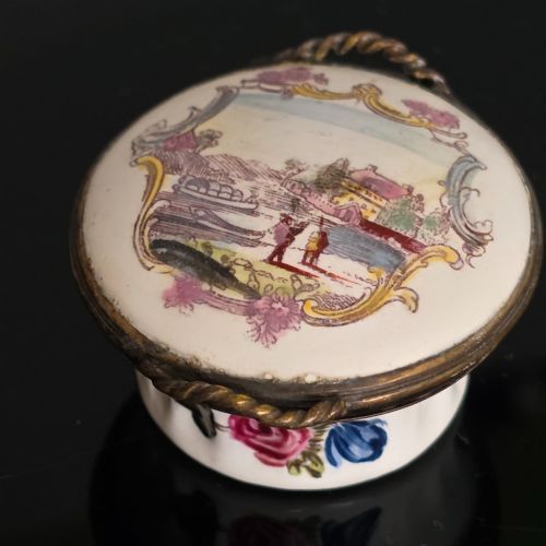 exquisite south staffordshire enamel snuff box circa 1765 superb condition - CATEGORY: ANTIQUE BOXES - DATED 18TH CENTURY