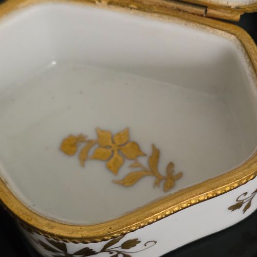 ANTIQUE LIMOGES GILDED PATCHTRINKET BOX C1900 - ADDITIONAL PHOTO 7
