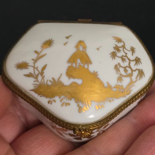 ANTIQUE LIMOGES GILDED PATCHTRINKET BOX C1900 - ADDITIONAL PHOTO 9