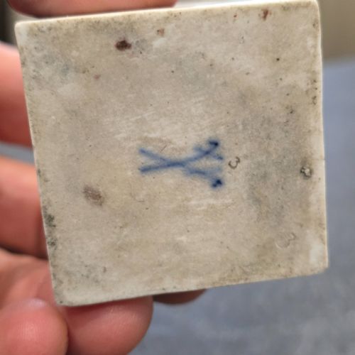 19THC MEISSEN FLORALLY PAINTED INKWELL - ADDITIONAL PHOTO 10