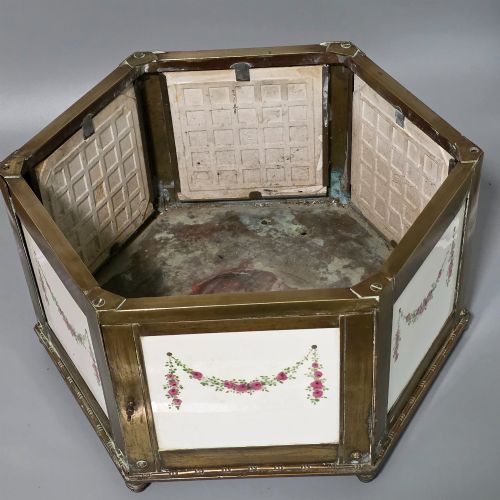 MAGNIFICENT LARGE ANTIQUE BRASS HEXAGONAL PLANTER WITH DECORATIVE TILED PANELS C1900 - ADDITIONAL PHOTO 7
