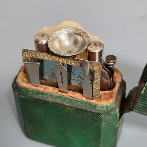 ANTIQUE 1700S FRENCH SHAGREEN ETUI NCESSAIRE SCENT BOTTLES SCISSORS STYLUS - ADDITIONAL PHOTO 2