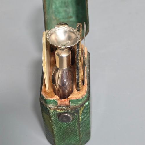 ANTIQUE 1700S FRENCH SHAGREEN ETUI NCESSAIRE SCENT BOTTLES SCISSORS STYLUS - ADDITIONAL PHOTO 6