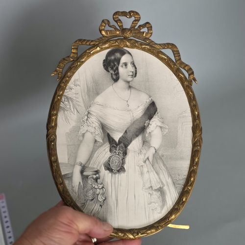 LARGE ANTIQUE BRASS PHOTO FRAME - ADDITIONAL PHOTO 6