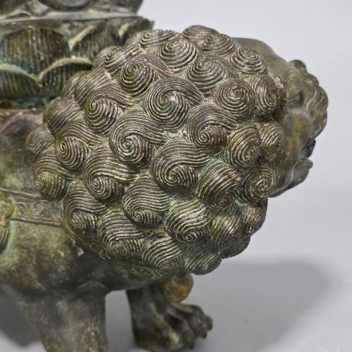 19THC LARGE CHINESE BRONZE GUANYIN ON A DOG OF FO 33CM HIGH - ADDITIONAL PHOTO 11
