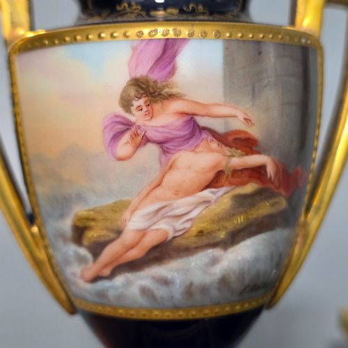EXCEPTIONAL PAIR OF ANTIQUE VIENNA PORCELAIN EMPIRE AMPHORA VASES COVERS SIGNED F KOLLER - ADDITIONAL PHOTO 4