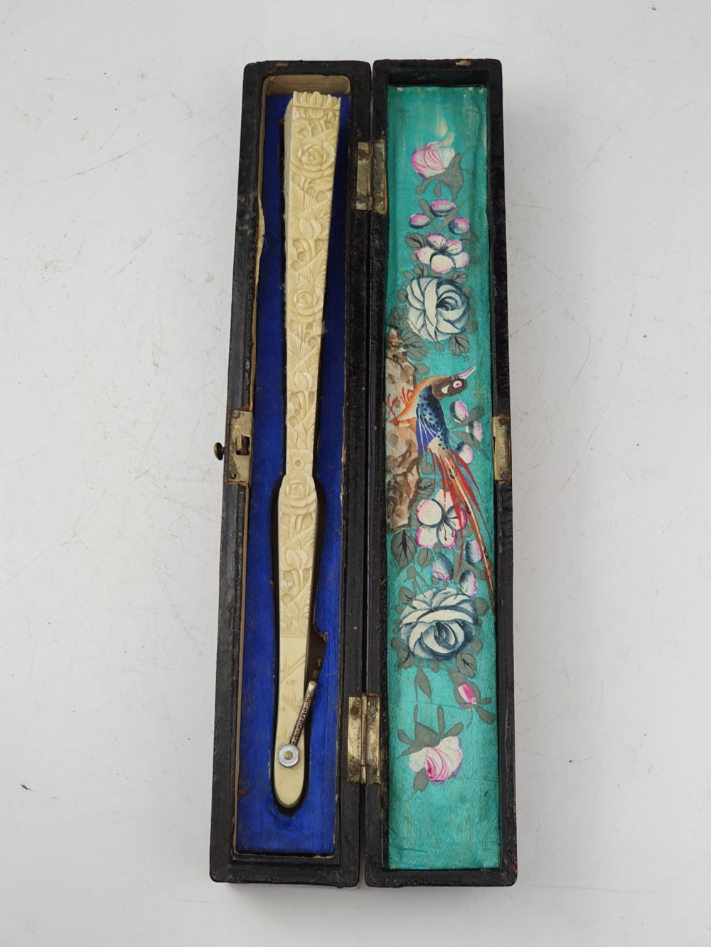 Late 19thc Oriental Bone Fan in Original Lacquered Box View V