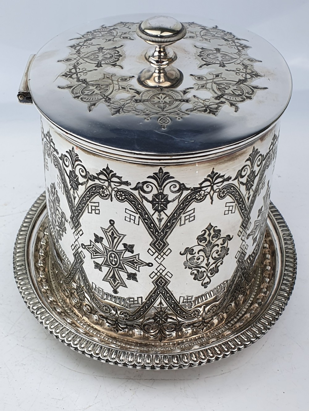 Fine Victorian Silver Plated Oval Biscuit Barrel View IV