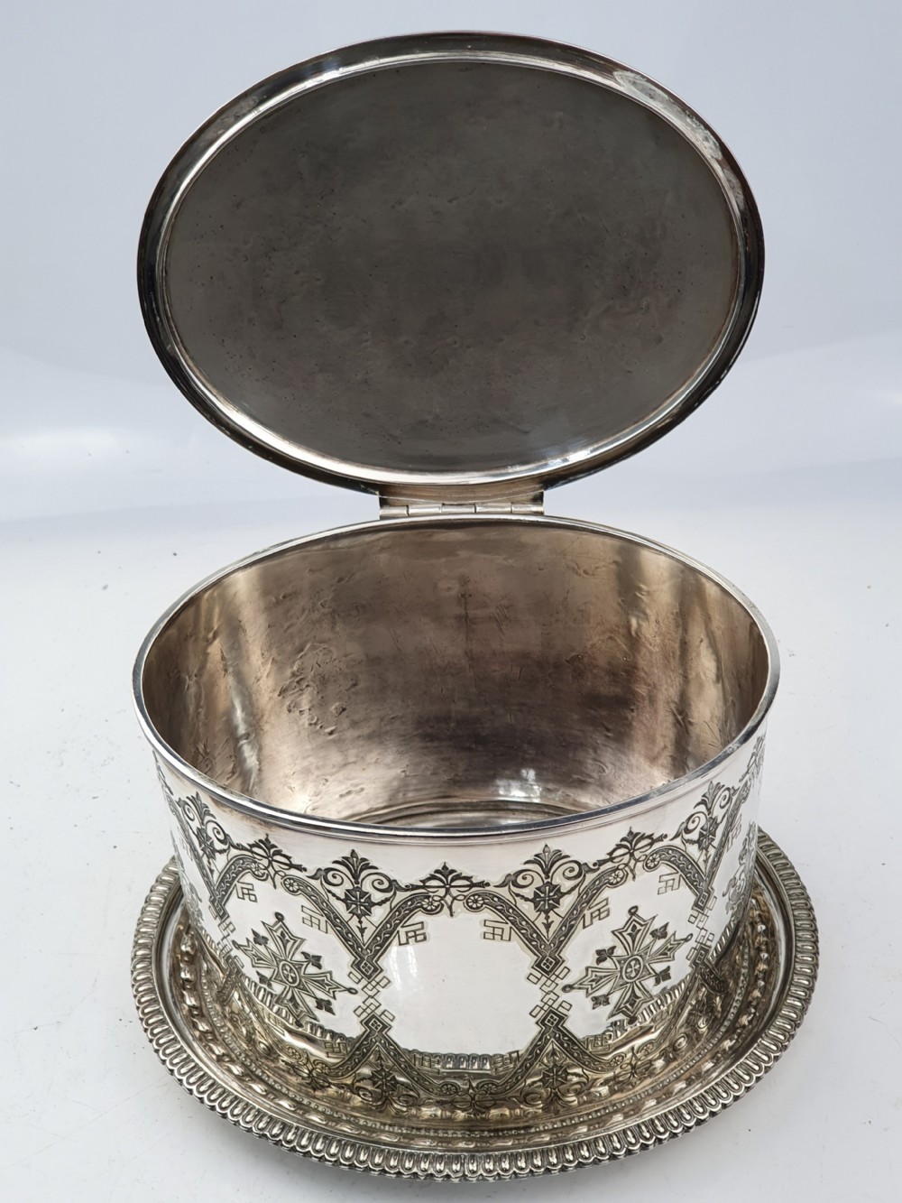 Fine Victorian Silver Plated Oval Biscuit Barrel View V