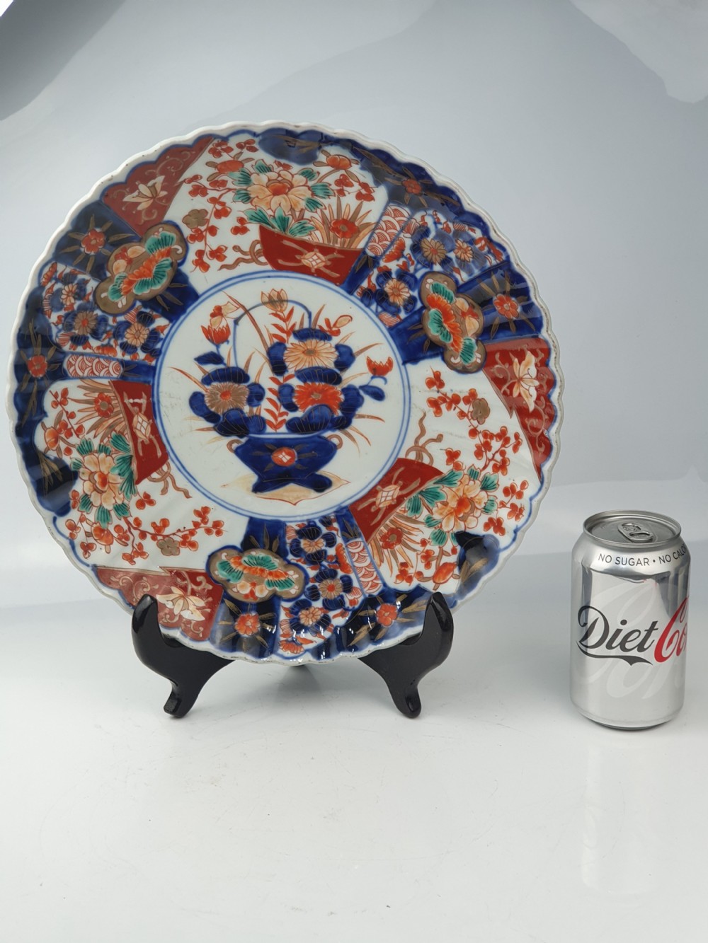 Large Imari Ribbed Charger c1890 - 9 x Character Mark View III