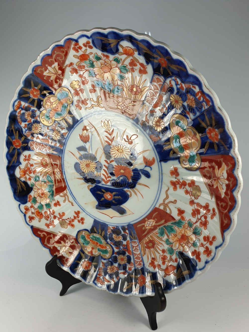 Large Imari Ribbed Charger c1890 - 9 x Character Mark View X