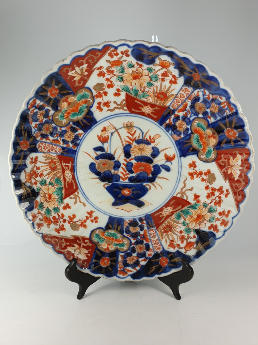 Large Imari Ribbed Charger c1890 - 9 x Character Mark View XII