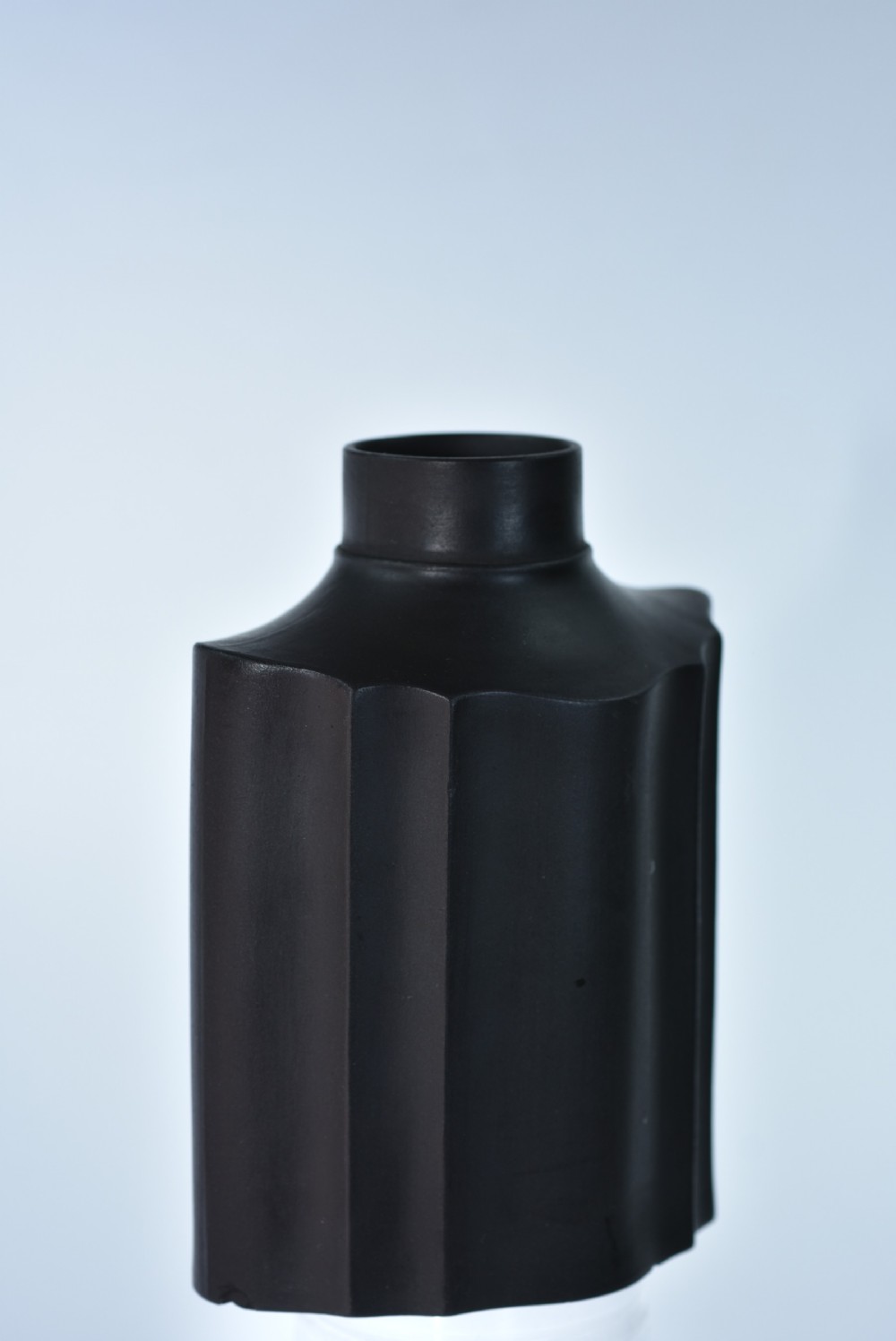 Very Rare c1770 Wedgwood Basalt Fluted Tea Flask  View V