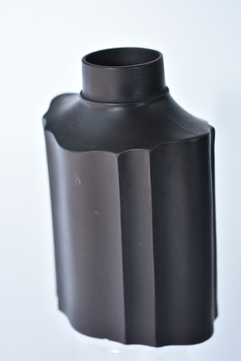 Very Rare c1770 Wedgwood Basalt Fluted Tea Flask  View VII