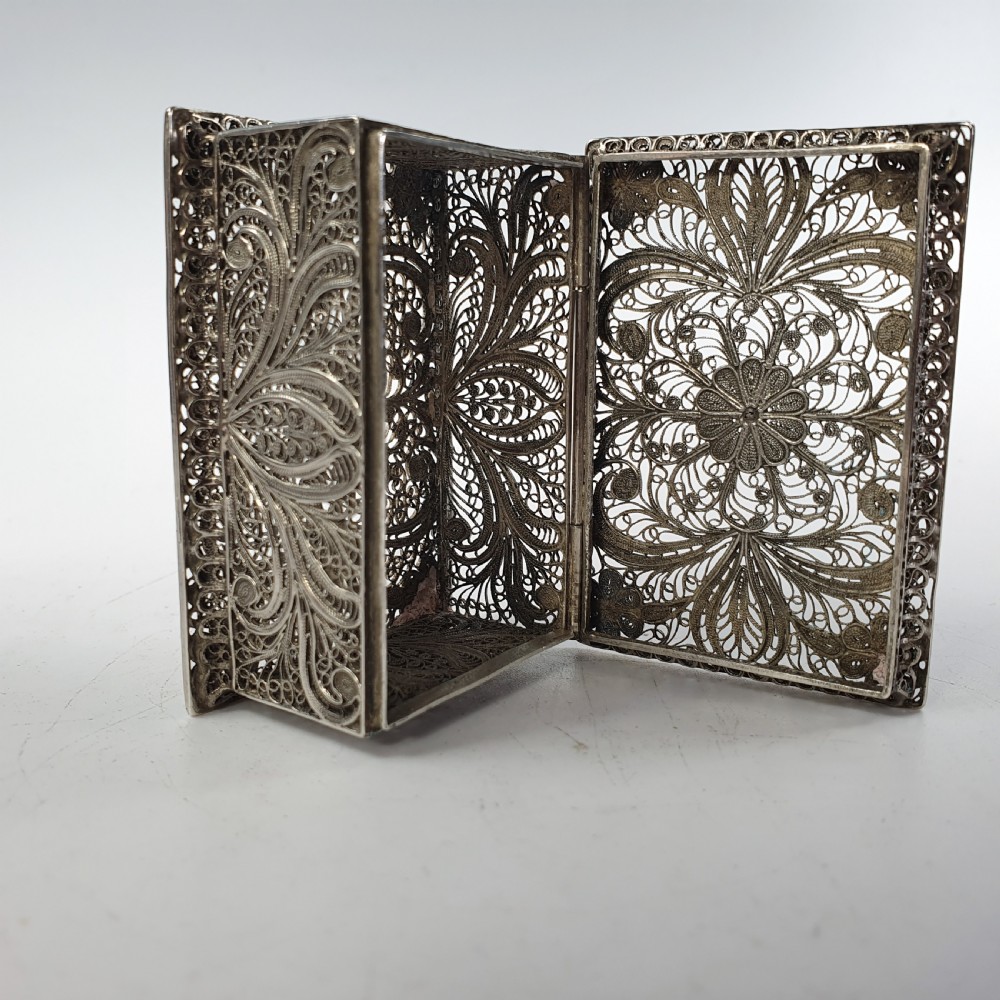 Fine Quality Early 19thc Silver Hinged Filigree Box View II