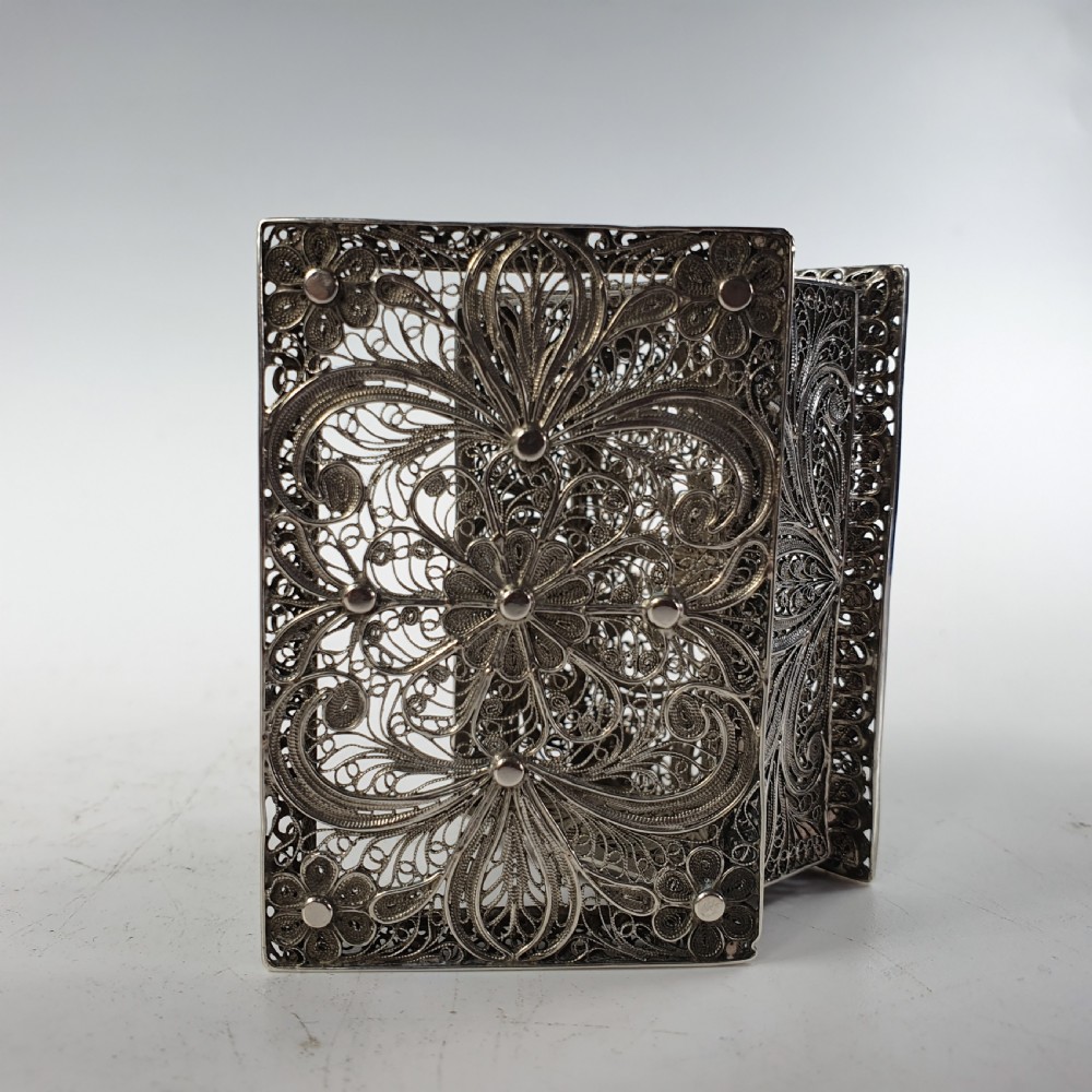 Fine Quality Early 19thc Silver Hinged Filigree Box View IV