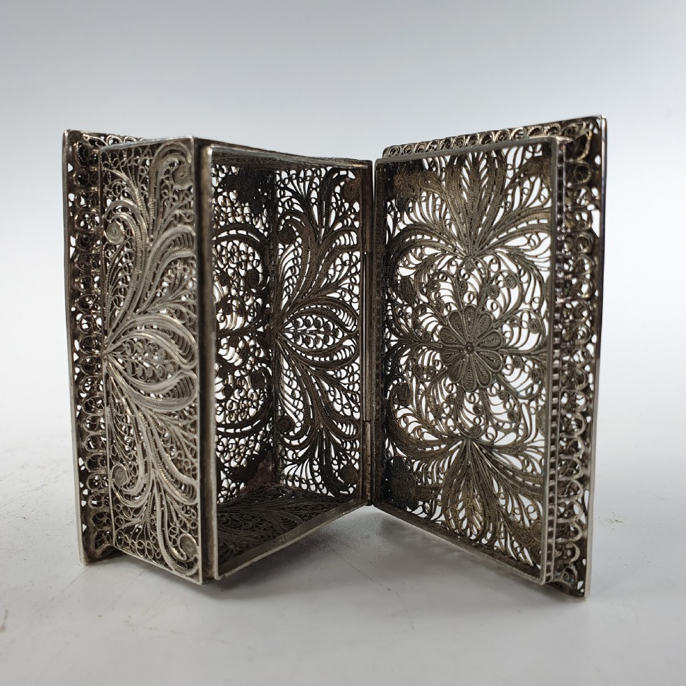 Fine Quality Early 19thc Silver Hinged Filigree Box View V