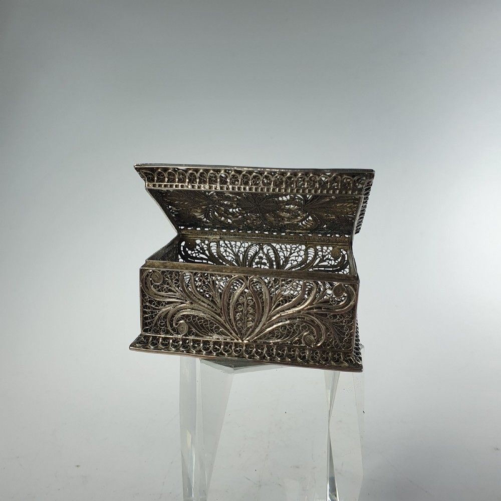 Fine Quality Early 19thc Silver Hinged Filigree Box View VIII