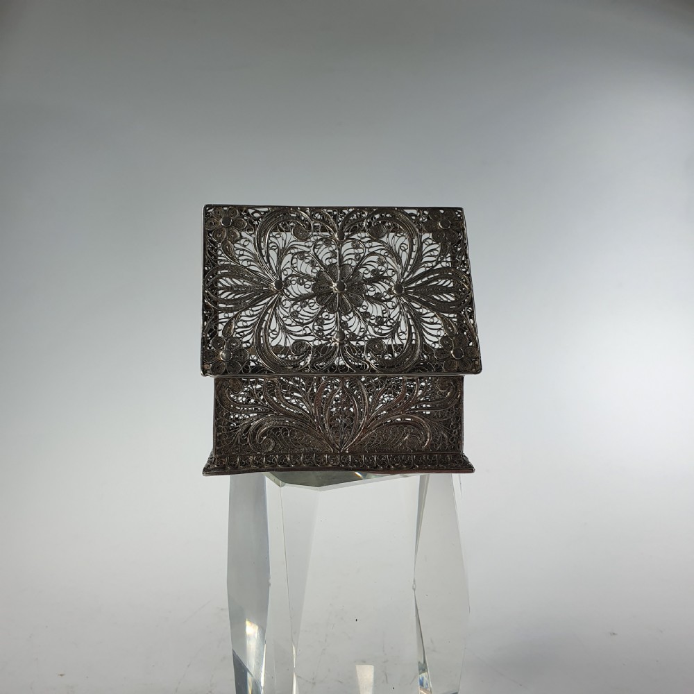 Fine Quality Early 19thc Silver Hinged Filigree Box View X